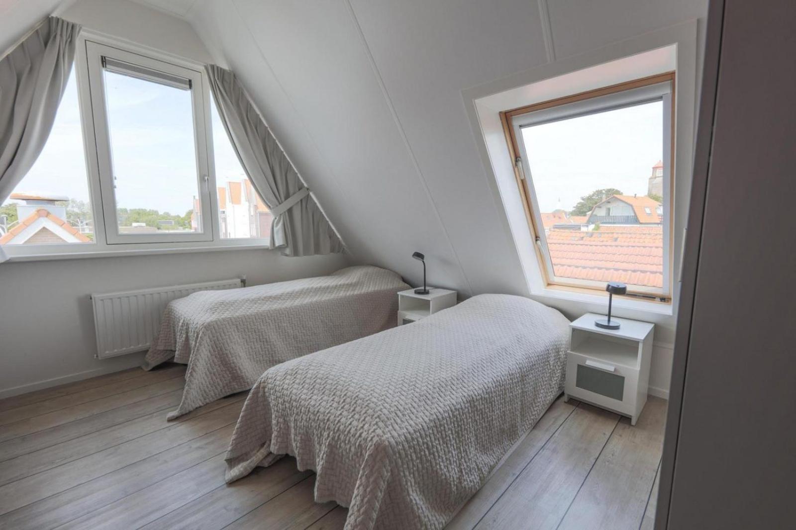 Weststraat 22 - - Oost 3p * Ouddorp