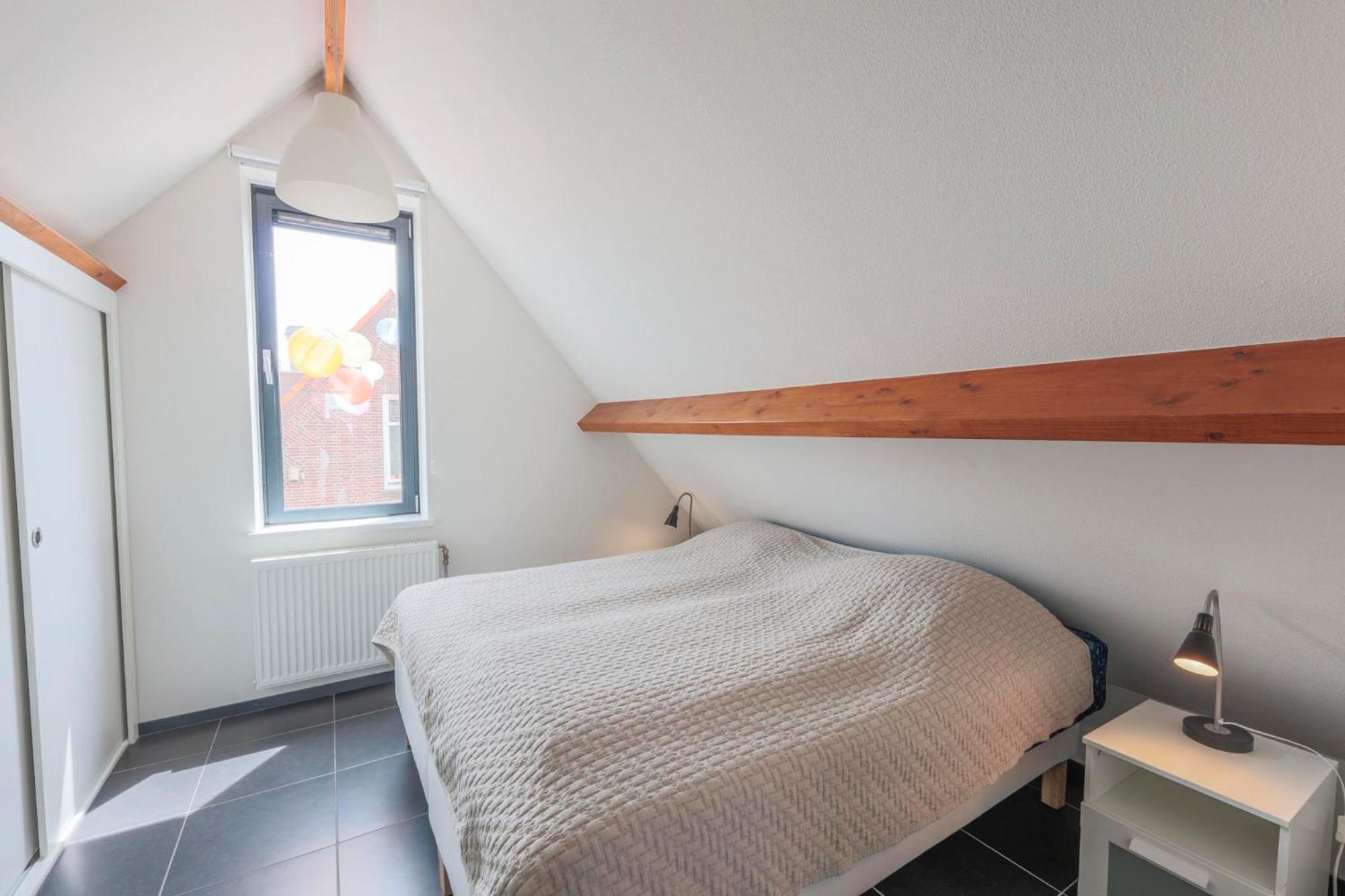 Weststraat 22 - - Oost 3p * Ouddorp